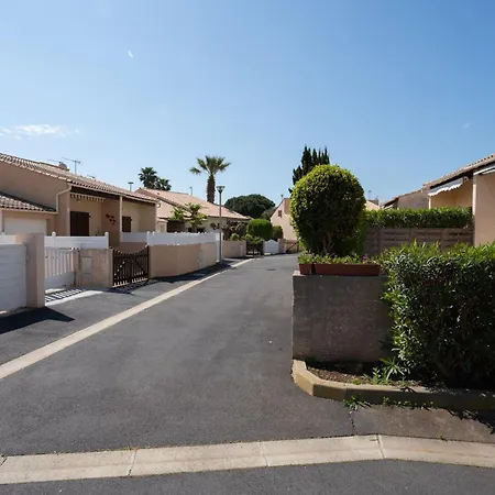 Charmante Maison Climatisée à 500m De La Villa *