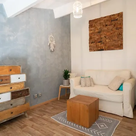 Charmante Maison Climatisee A 500m De La *