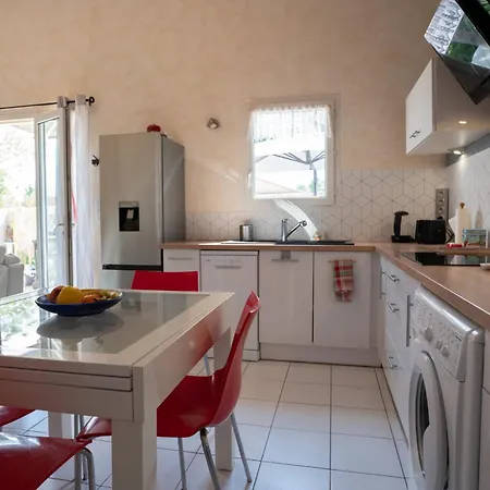 Charmante Maison Climatisee A 500m De La Villa